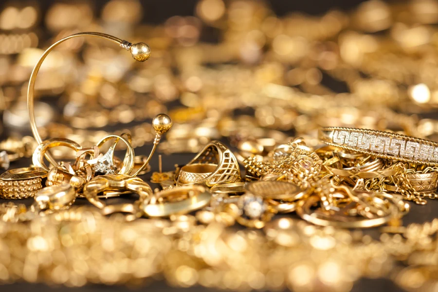What Scrap Gold Buyers Look For In Jewelry Items in Warrington, PA What Scrap Gold Buyers Look For In Jewelry Items in Warrington, PA